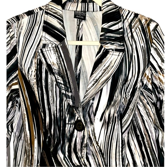 NWOT Tribal Stretch Extensible Abstract Blazer, P2P:18.5”, L:23”,Blk/Wht/Brown - Picture 2 of 6